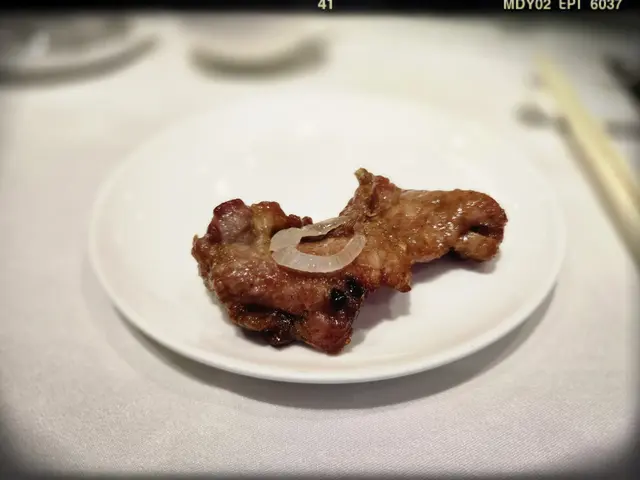 紙包骨