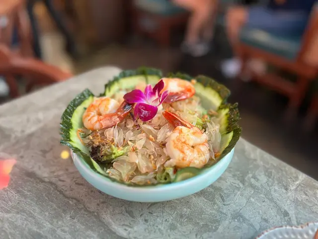 大蝦柚子沙律