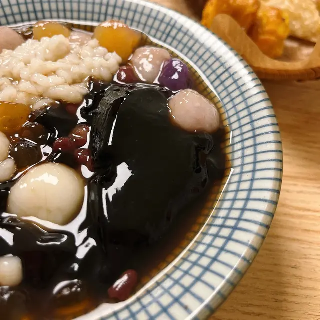 仙草|紅豆|薏米|白玉|粉菓|黑糖蒟蒻|芋圓|黑糖汁