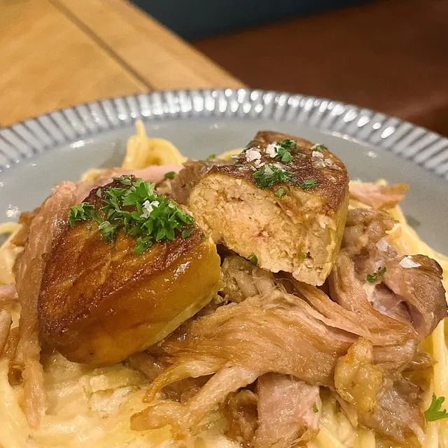 煎鴨肝配油封鴨腿意粉 Seared Foie Gras & Confit Duck Leg Spaghetti