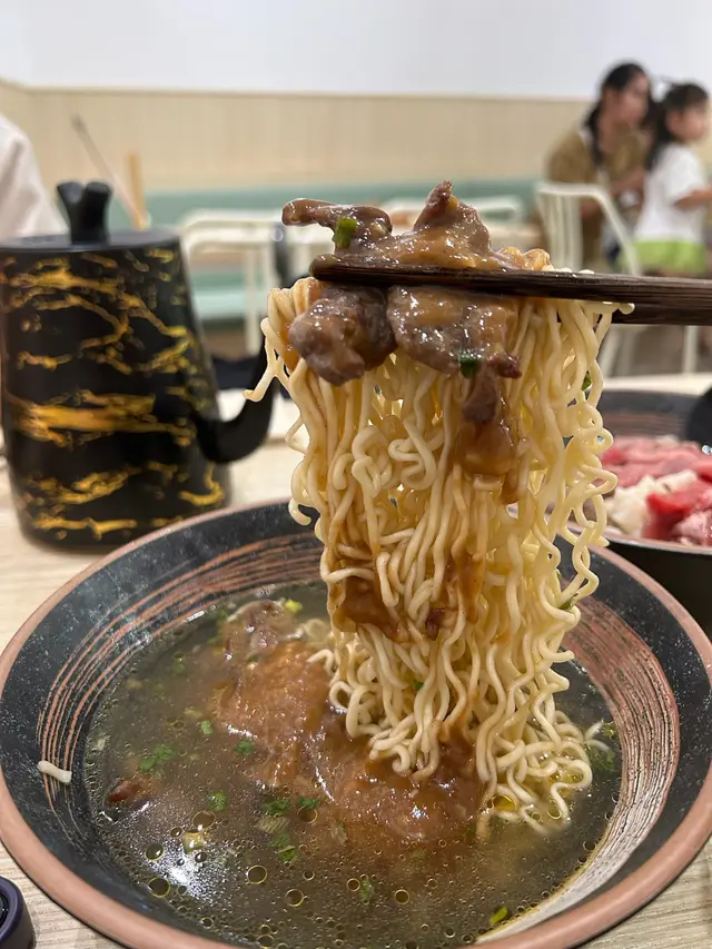 沙嗲騙牯牛冧肉煎蛋湯麵