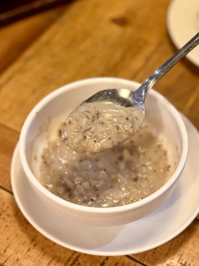 蘑菇湯真係啖啖蘑菇粒