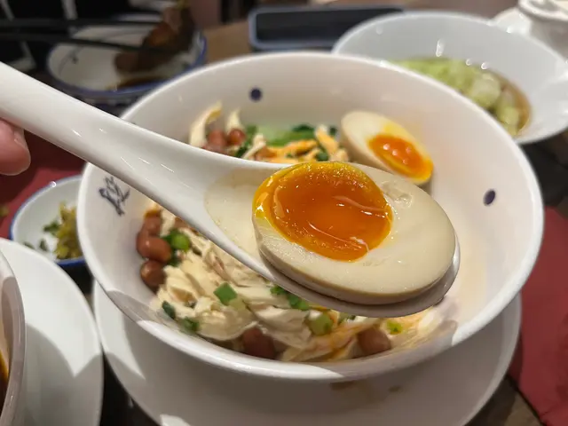 青花椒香手撕雞乾拌麵