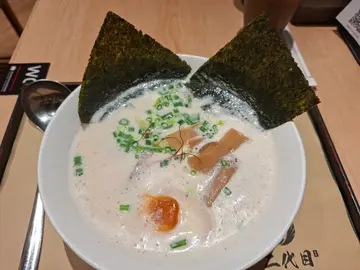 极浓豚白汤拉面