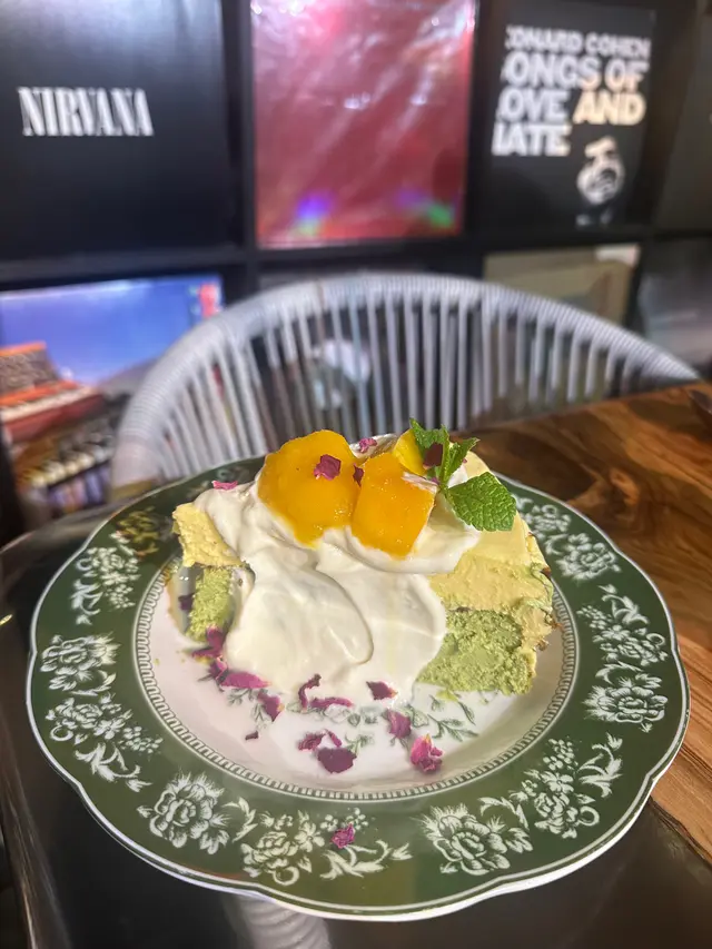 芒果斑斕巴斯克蛋糕