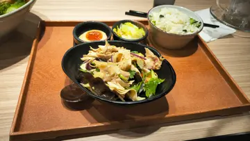 盐水鸡配菜饭