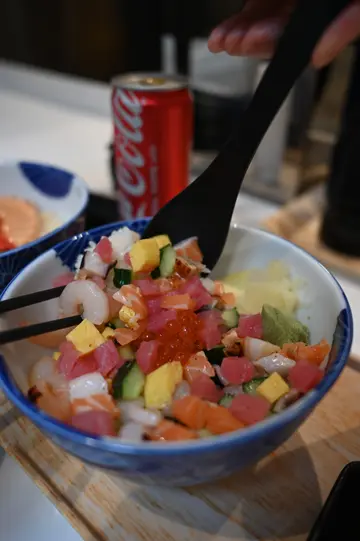 招牌海鮮丼