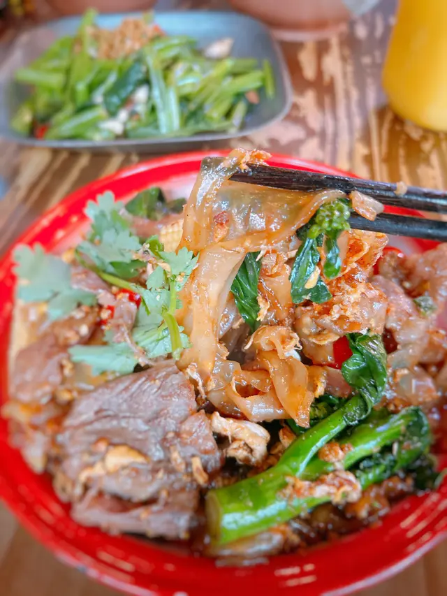 泰式牛肉炒河粉