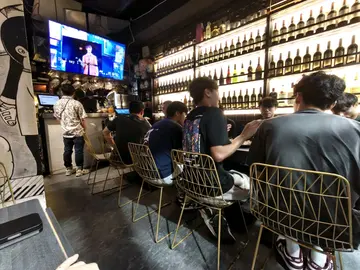 烧鸡肾,烧鸡翼尖,烧特制牛肉串,烧汁风琴豆腐