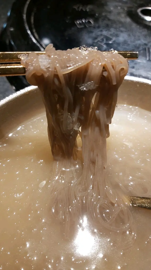 食到大半都仲係好硬,個湯底勁唔掂