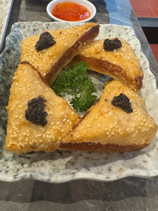 黑松露菌蝦多士