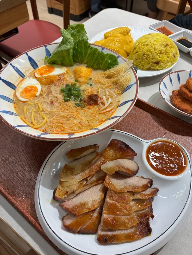 秘製炭燒豬頸肉喇沙摻摻