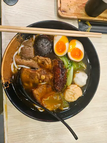 威風百麵