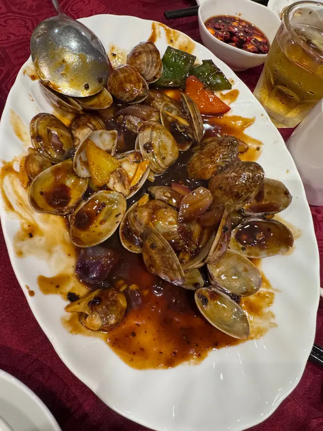 豉椒炒蜆(食咗啲先記得影相,呢啲係餐廳送嘅,唔知係咪短期優惠)