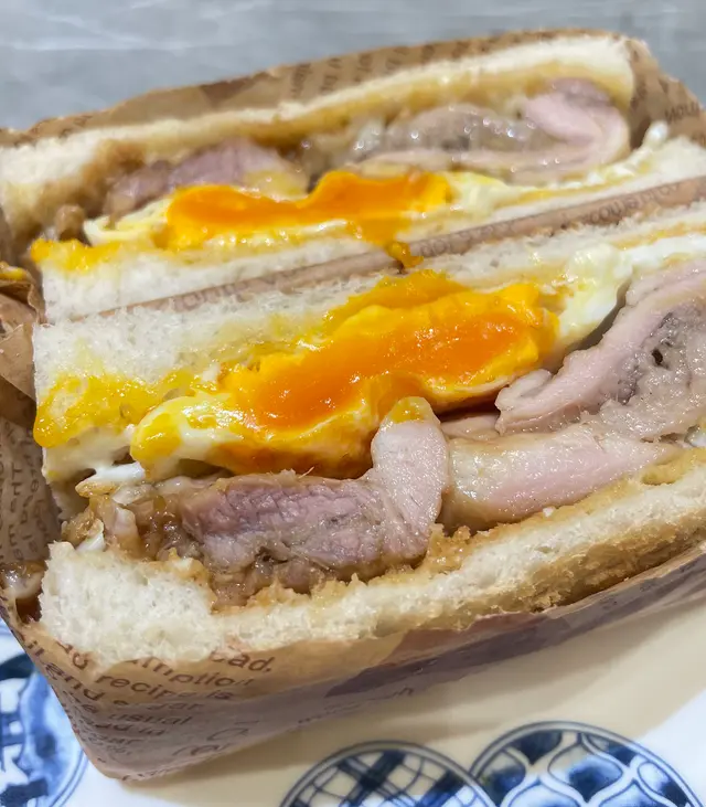 慢烤雞腿蛋吐司