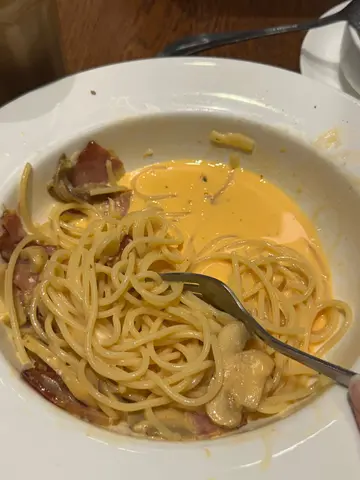 卡邦尼煙肉蘑菇雞蛋拌意粉