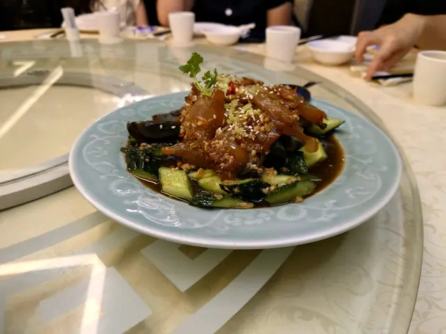 溏心皮蛋伴陳醋舟山海蜇頭