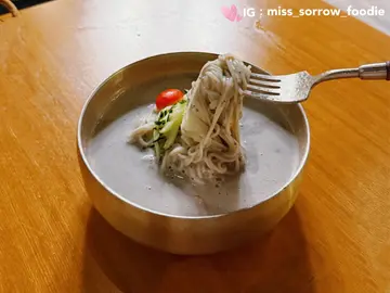 黑芝麻豆浆冷面