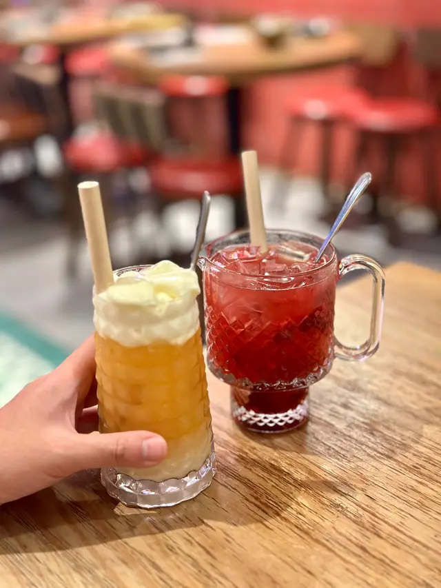 溫文爺爺  /  紅卜卜堂妹