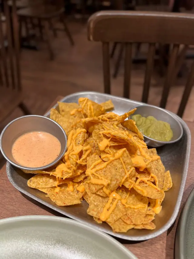 墨西哥粟米片 配雙色醬