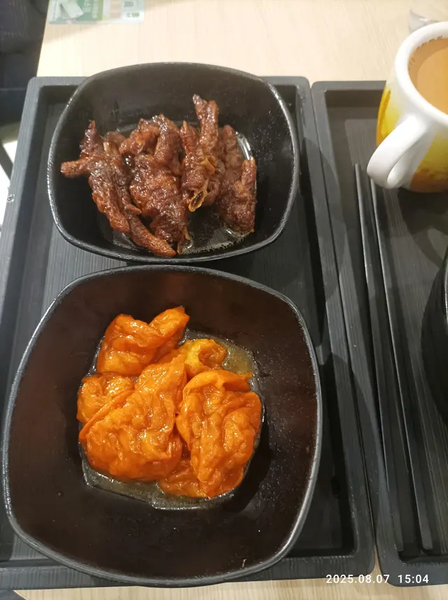 鹵水虎皮鳳爪($27)太鹹,質地硬身鞋口