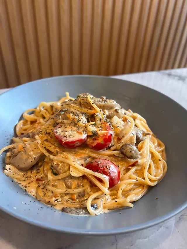 麻辣牛肉忌廉汁意粉