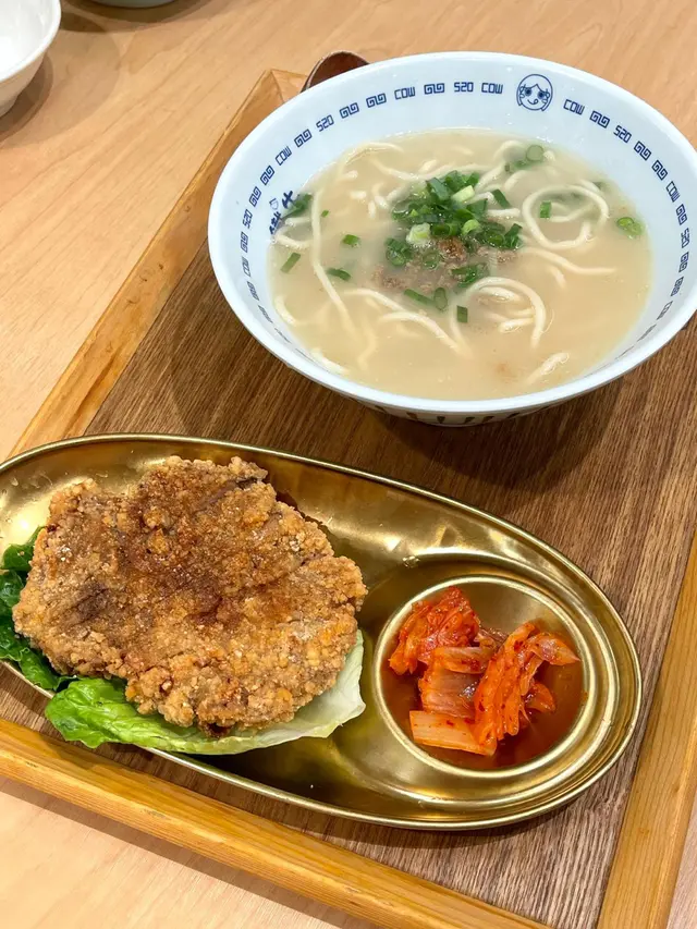 香酥排骨肉燥湯麵