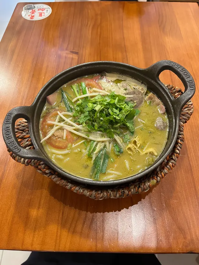 藤椒湯豬八戒小鍋米線