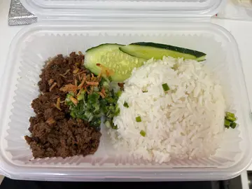 招牌蔥油烤牛肉 飯