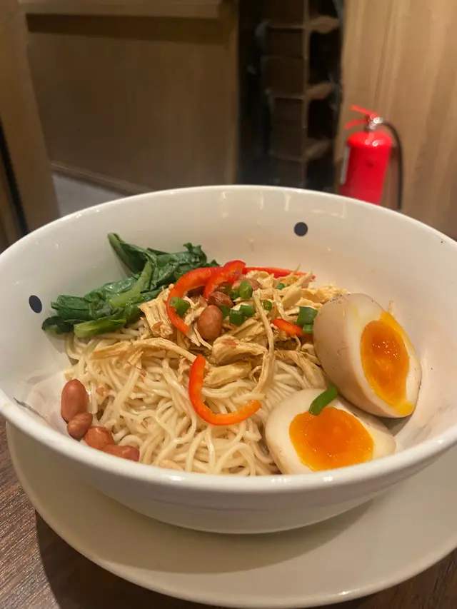 青花椒香手撕雞乾拌麵