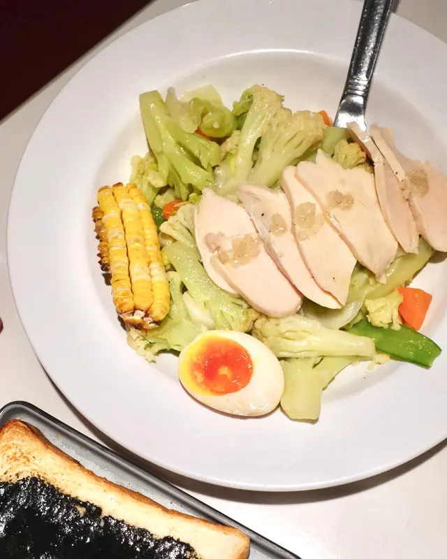 慢煮雞胸蒜蓉燴雜菜