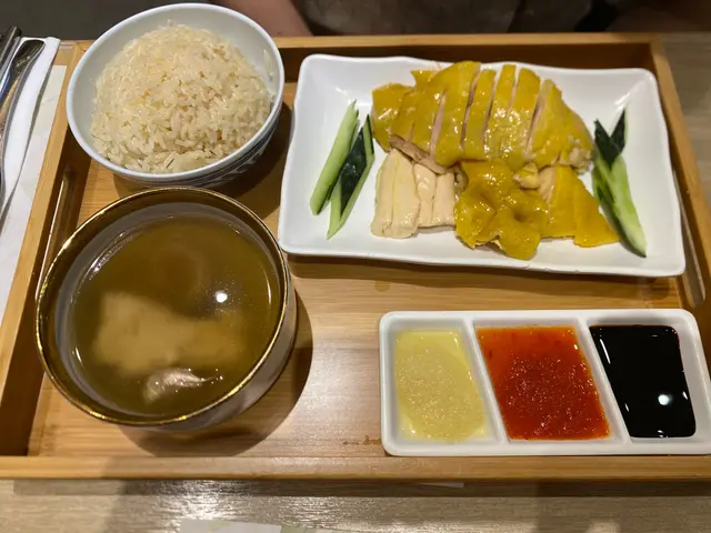 海南雞飯拼白胡椒肉骨茶