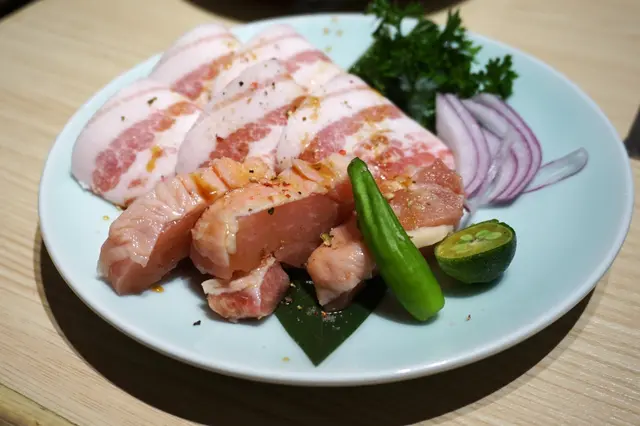 日本華味鳥、日本宮崎豚肉