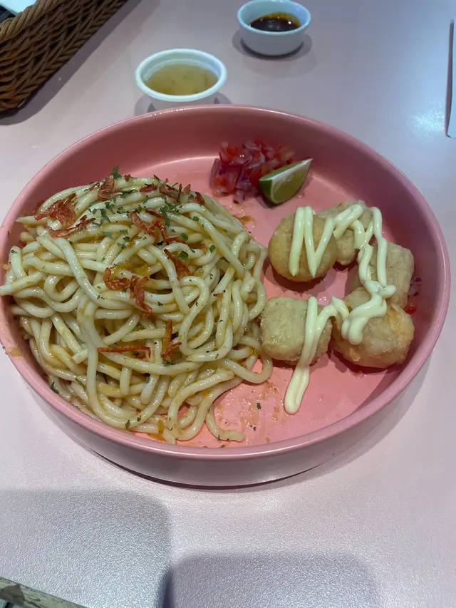 蝦頭油炸蝦球魚麵撈