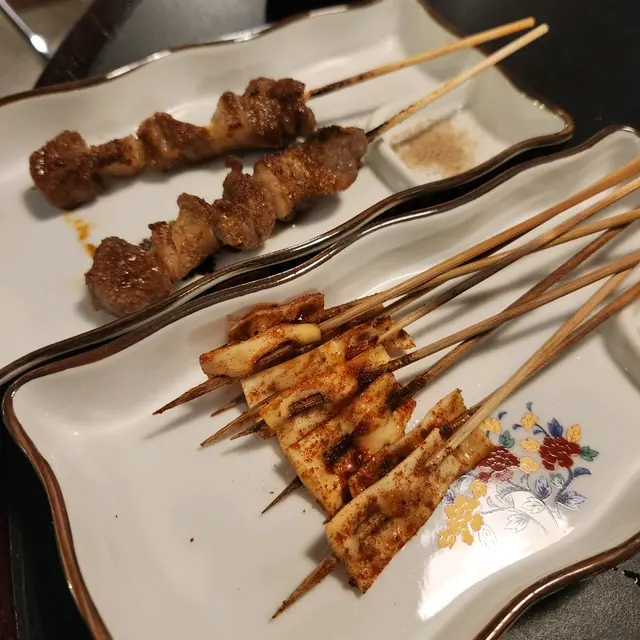 招牌經典烤羊肉串/豬黃喉串