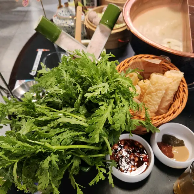 本港鴛鴦蝦滑墨魚滑/皇帝菜/響鈴