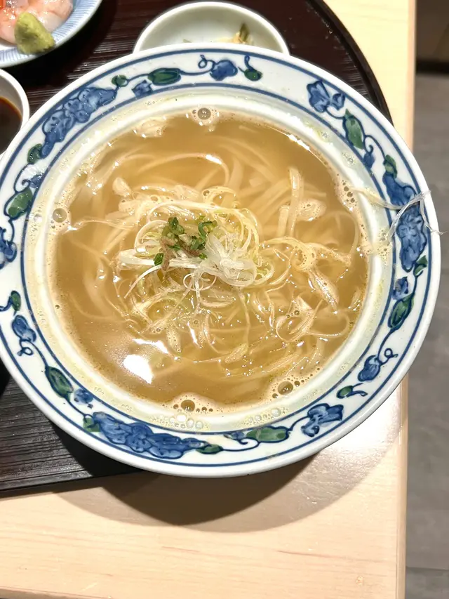 稻庭烏冬配和牛丼御膳