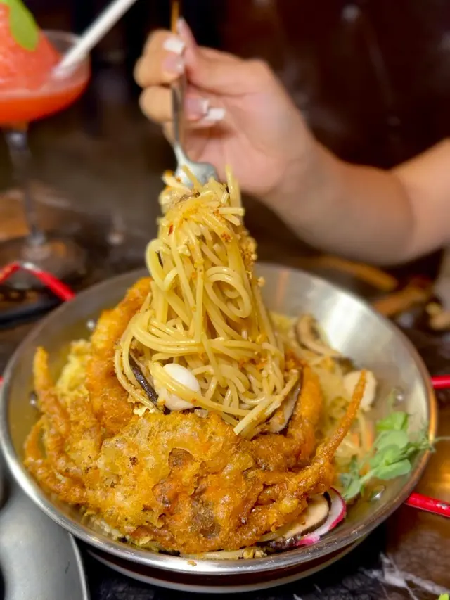 避風塘海鮮軟殼蟹意粉