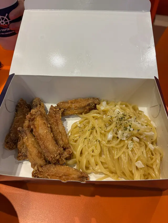 炸雞翼意粉(蒜香雞翼)
