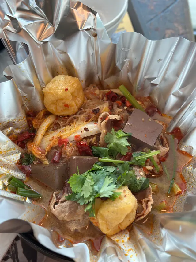 香辣羊肉片花甲粉