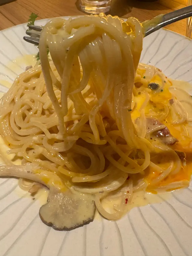 橡果黑毛豬卡邦尼意粉