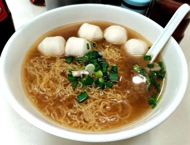 自制魚蛋幼麵跟Zero可口可樂