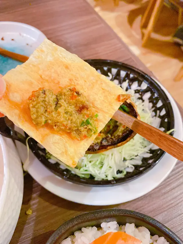 蟹味噌夾螺絲配鱈魚乾