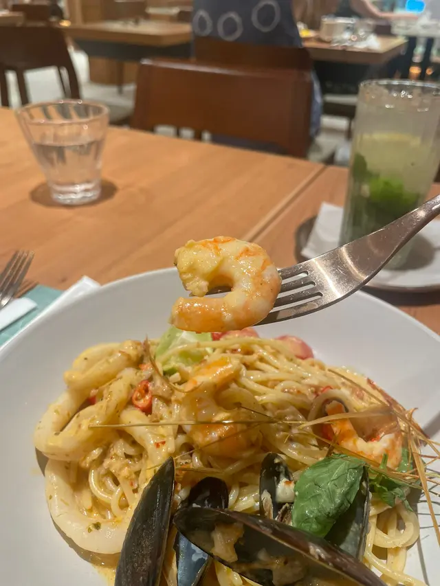 椰香冬蔭功海鮮意粉