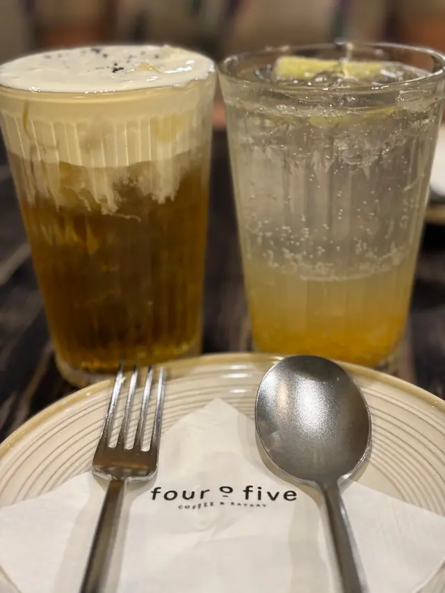 海鹽Kiri芝士奶蓋白桃烏龍茶