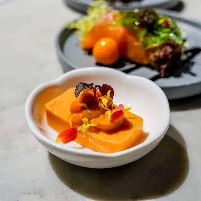 馬糞海膽配玉子豆腐