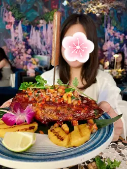 美式猪肋骨配香辣菠萝莎莎酱