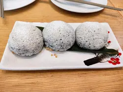 竹炭雪山叉烧包