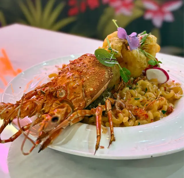 韓式玫瑰醬龍蝦QQ捲捲意粉