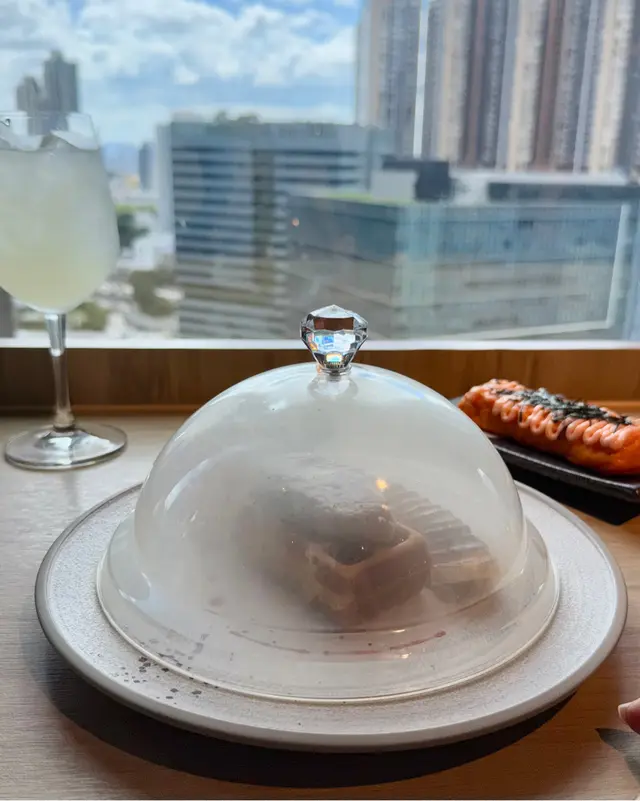 蘋果木煙燻法式鵝肝 配炙燒焦糖香蕉